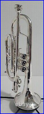 Getzen 580 Capri Series Cornet Shepherd's Crook, 2 Mouthpieces & case