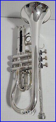 Getzen 580 Capri Series Cornet Shepherd's Crook, 2 Mouthpieces & case