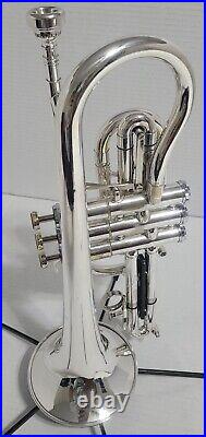 Getzen 580 Capri Series Cornet Shepherd's Crook, 2 Mouthpieces & case