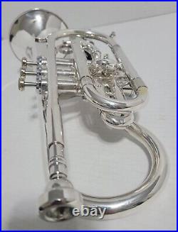 Getzen 580 Capri Series Cornet Shepherd's Crook, 2 Mouthpieces & case