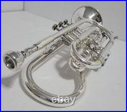 Getzen 580 Capri Series Cornet Shepherd's Crook, 2 Mouthpieces & case