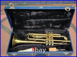 Holton T602R Trumpet Serial# 032574 With Bach Mouth Piece Brass/Gold Blue Case