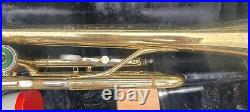 Holton T602R Trumpet Serial# 032574 With Bach Mouth Piece Brass/Gold Blue Case