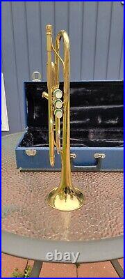 Holton T602R Trumpet Serial# 032574 With Bach Mouth Piece Brass/Gold Blue Case