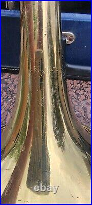 Holton T602R Trumpet Serial# 032574 With Bach Mouth Piece Brass/Gold Blue Case