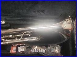 Yamaha Xeno 8335RGS Silver Trumpet-Reversed Leadpipe, Gold Brass Bell, Nice