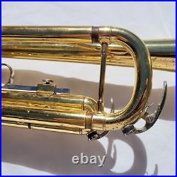 Yamaha YTR 2335 Bb Trumpet with Mouthpiece and Case Gold Brass Trumpet