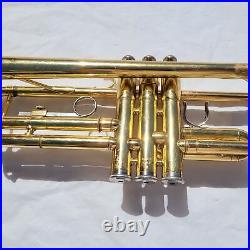 Yamaha YTR 2335 Bb Trumpet with Mouthpiece and Case Gold Brass Trumpet