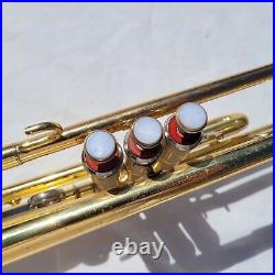 Yamaha YTR 2335 Bb Trumpet with Mouthpiece and Case Gold Brass Trumpet